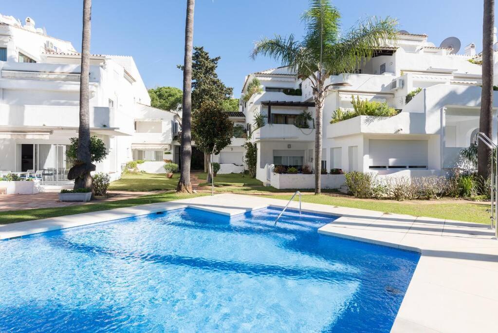 Incredible Luxury Location In Puerto Banus Beach For Families Marbella Buitenkant foto