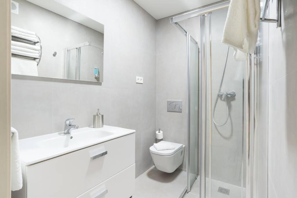 Incredible Luxury Location In Puerto Banus Beach For Families Marbella Buitenkant foto