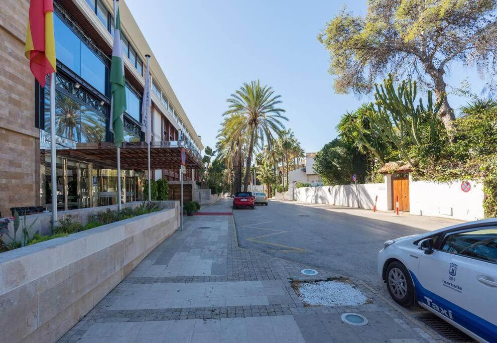 Incredible Luxury Location In Puerto Banus Beach For Families Marbella Buitenkant foto