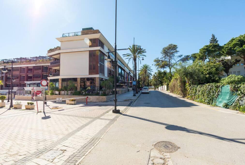 Incredible Luxury Location In Puerto Banus Beach For Families Marbella Buitenkant foto