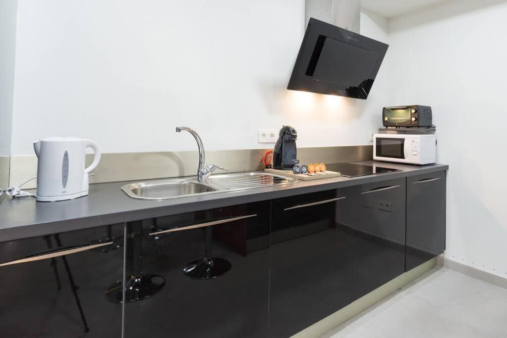 Incredible Luxury Location In Puerto Banus Beach For Families Marbella Buitenkant foto