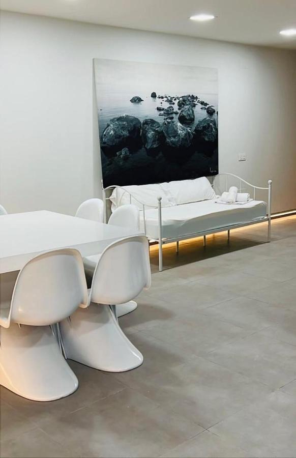 Incredible Luxury Location In Puerto Banus Beach For Families Marbella Buitenkant foto